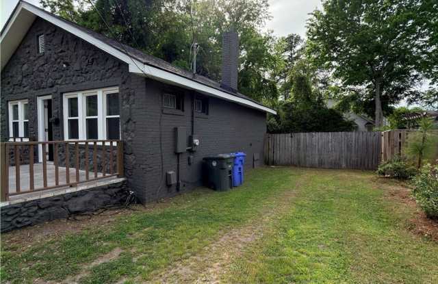 216 Sedberry Street Gallery 3