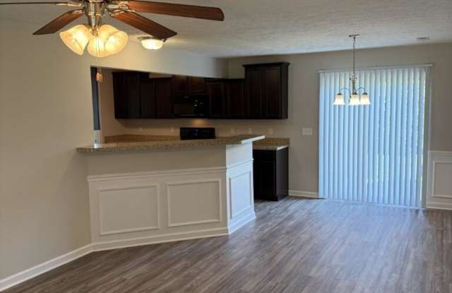 1837 Warmingfield Dr. Gallery 3