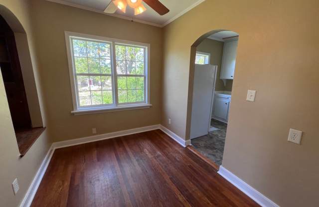 Eccentric Garage Apartment in OKC! photos photos