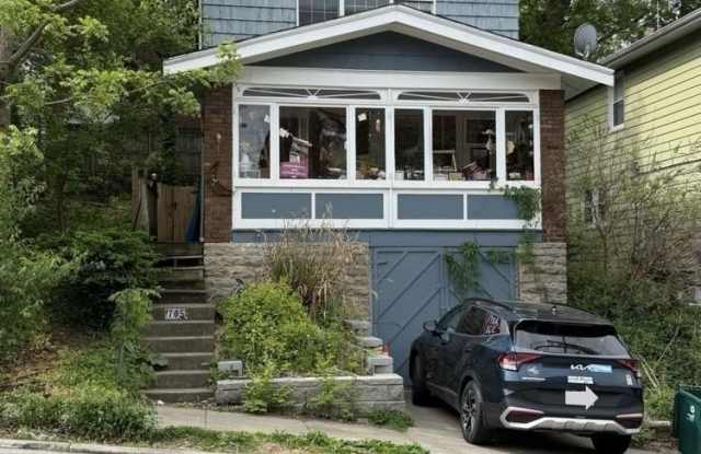 705 Riddle Road photos photos