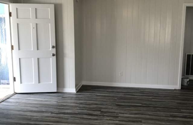 Cozy 3 bedroom in Downtown Funston Gallery 4