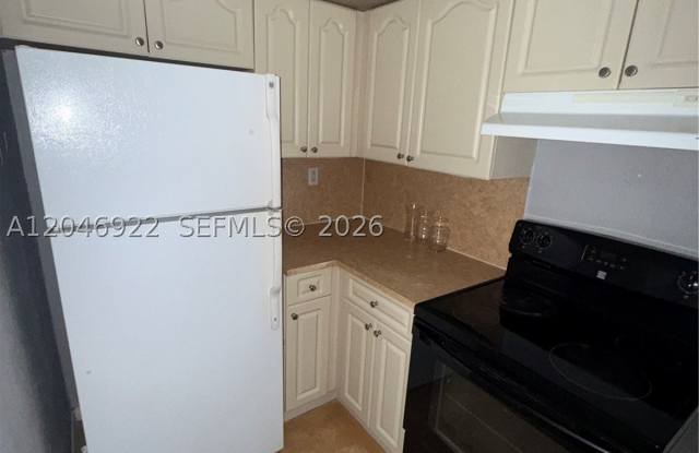 6960 Miami Gardens Dr Gallery 4