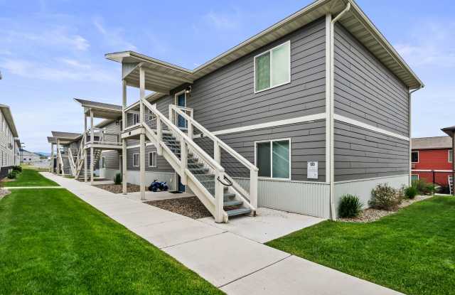 Modern 3 Bed 1.5 Bath Apartment with Open Floor Plan! photos photos