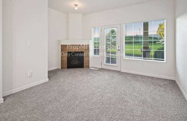 Two Bedroom, Two and Half Bathrooms of Modern Charm! With A/C! - 380 Northwest 116th Avenue, Beaverton, OR 97229