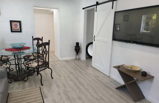 408 NW 9th St - 408 Northwest 9th Street, Hallandale Beach, FL 33009