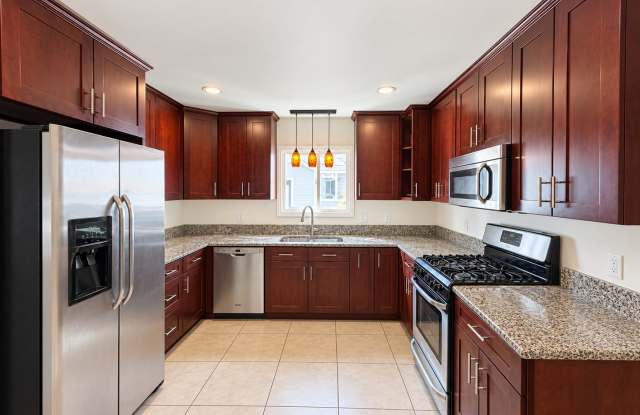 Recently Remodeled 6 BD/3 BA on Dorothy Drive! (Lease out, pending signatures. Check back in a few days!) Gallery 3