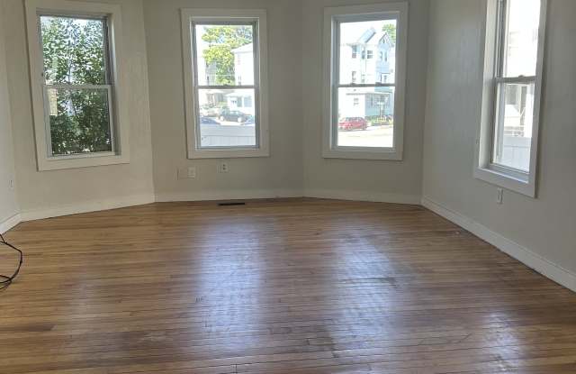 2 Massasoit Road Gallery 3