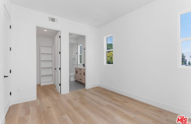 1834 Echo Park Avenue Gallery 1