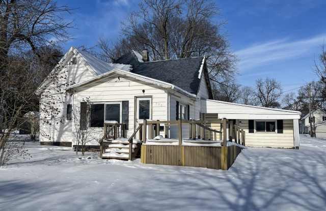 308 Stewart St - 308 Stewart Street, Rossville, IL 60963