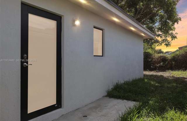 17003 SW 107th Pl photos photos