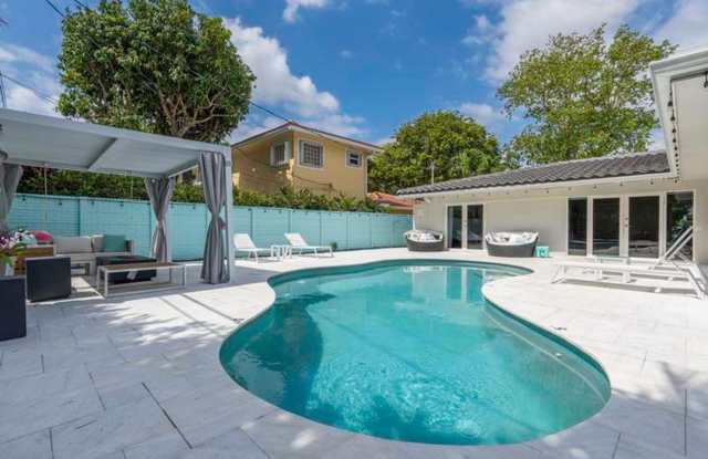 2112 NE 32nd Avenue, Fort Lauderdale, FL 33305 photos photos