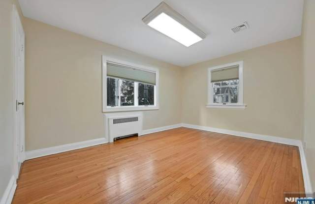 40 Clinton Avenue Gallery 3