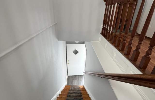 368 Carr Avenue Gallery 2