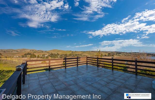 111 Helmsman Ct Gallery 3