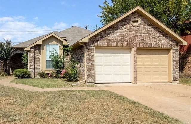 2810 Fenwick Street - 2810 Fenwick Street, Grand Prairie, TX 75052