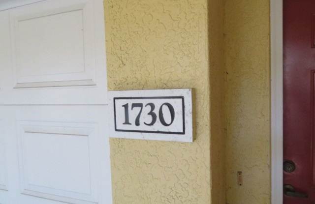 1730 Shadow View Circle Gallery 2