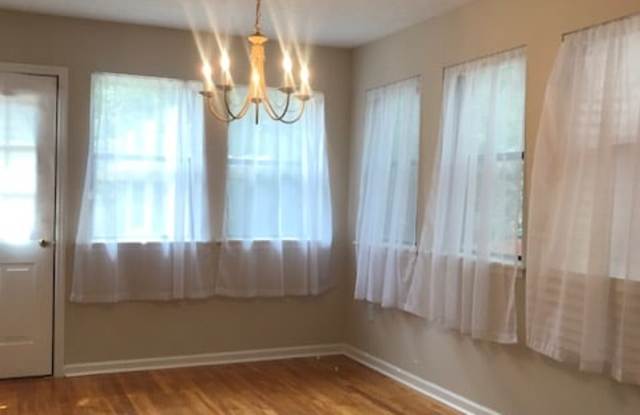 6701 Live Oak Lane Gallery 4