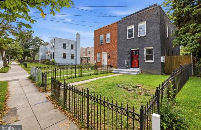 5053 BENNING Road SE Gallery 2