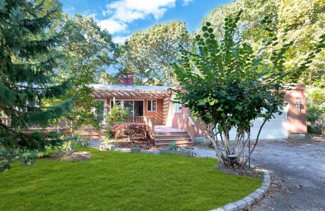 1075 Inlet Lane Gallery 2