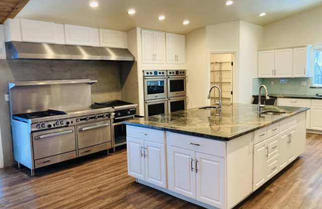 Magnificent Craftsman Style Custom Home photos photos