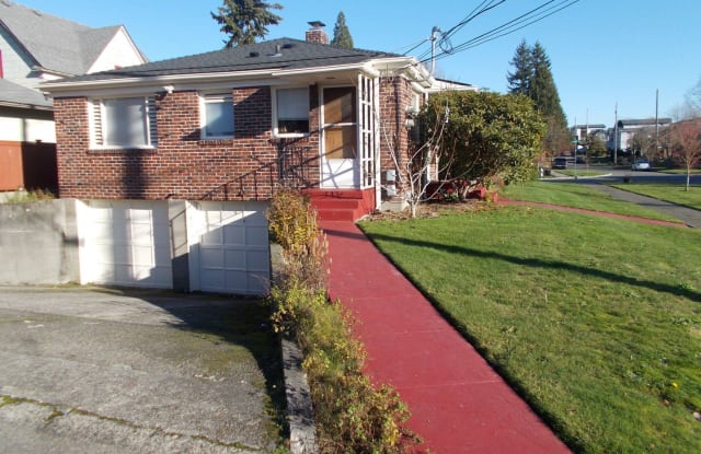 North Tacoma 2 Bedroom 1 Bath Duplex with Garage!!!!! Gallery 4