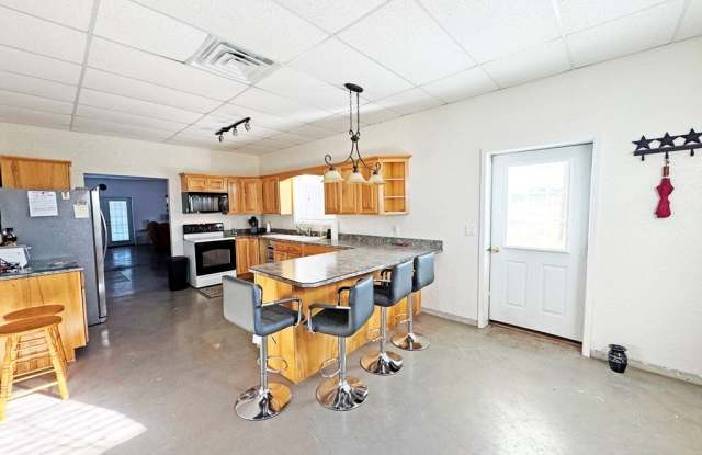 47320 S Hwy 118 Gallery 3