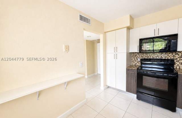405 LAKEVIEW DR Gallery 4