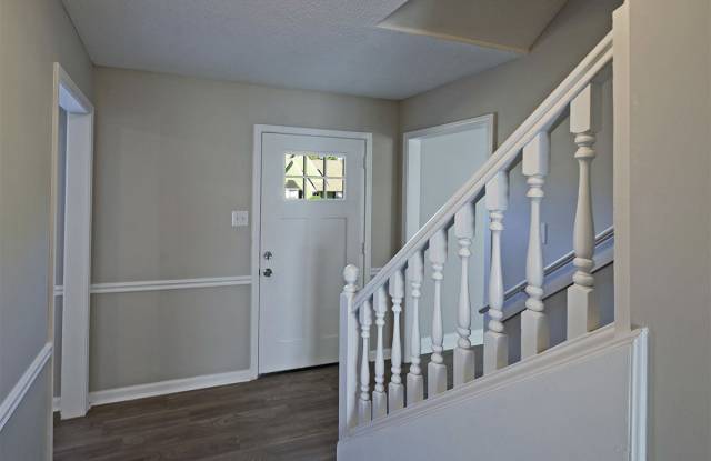 4 Bedroom, 2.5 Bathrooms Near S Germantown Rd and Winchester Gallery 3