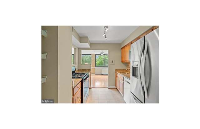 600 ROOSEVELT Boulevard Gallery 4