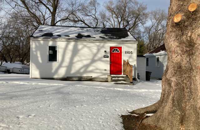 Remodeled 2 Bedroom 1 Bathroom Home- Located on the Southside photos photos