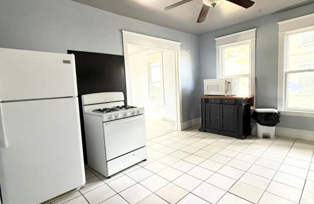 3-Bedroom Townhouse in Moline Gallery 2