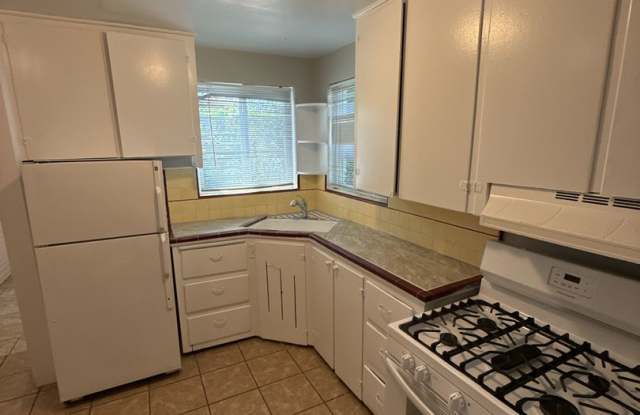 Charming 2 Bed Home Near Central Park Gallery 3