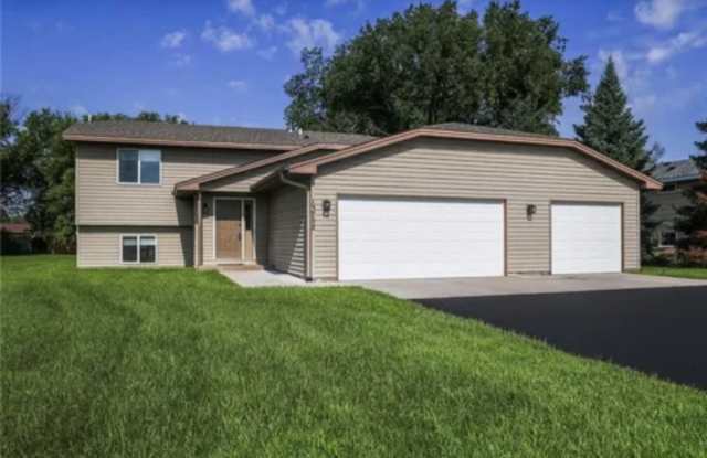 13752 Round Lake Boulevard Northwest photos photos