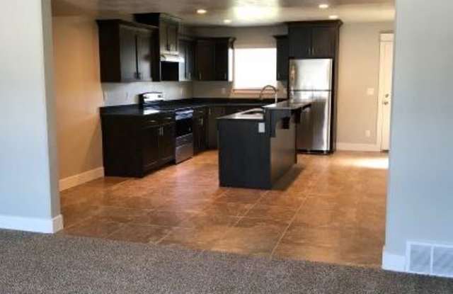 443 West 1400 North - 104 photos photos