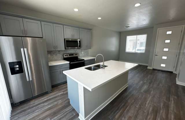 Stone View on Dobbins Townhomes Gallery 2