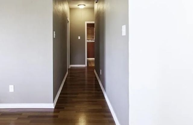 11247 Westwood Ave, Gallery 4