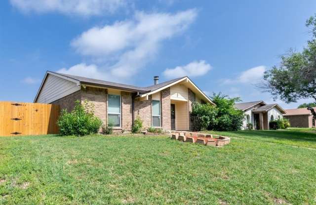 1842 Clark Trail - 1842 Clark Trail, Grand Prairie, TX 75052