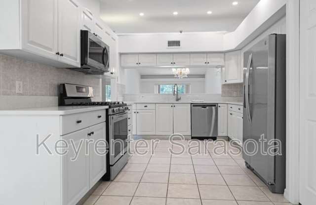 4561 Hidden View Place - 4561 Hidden View Place, Desoto Lakes, FL 34235