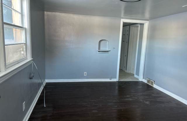 1429 (1433 or 1433 1/2) N Arthur Ave - 1 Gallery 2