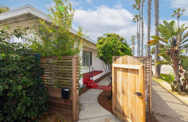 Beautiful 2 bedroom single family home available in Sunset Cliffs! photos photos