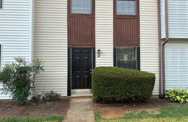 2 Story Townhouse Under $900 photos photos