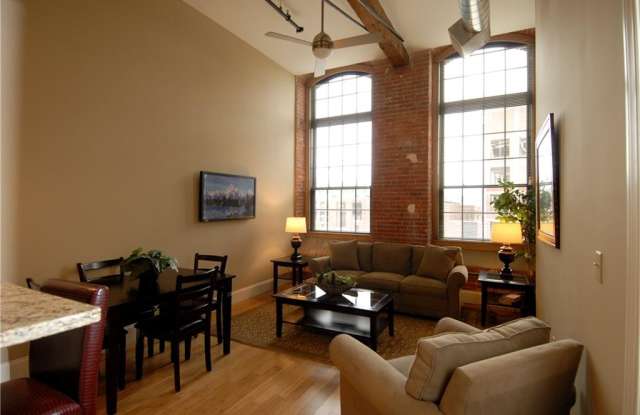 22 EAGLE Street Gallery 3