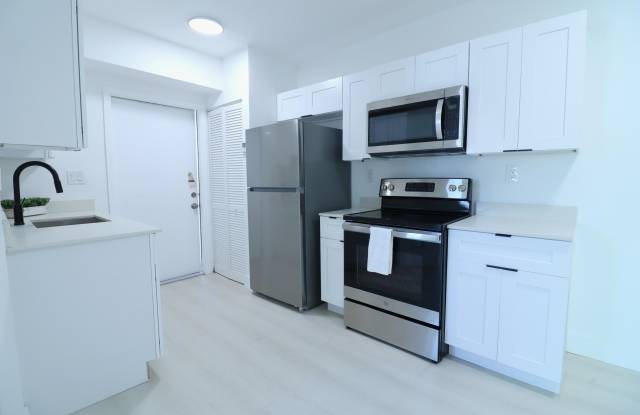 1814 NW 2nd Court Gallery 2