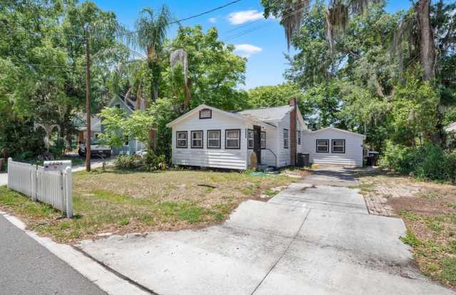 Cute Historic Bungalow Gallery 3