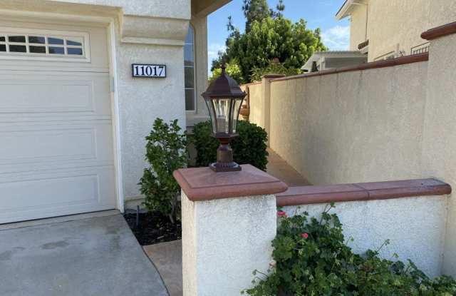 Move in ready! Tierrasanta Norte 3 Bed + Loft, 2.5 Bath on Cul-de-Sac! Gallery 3