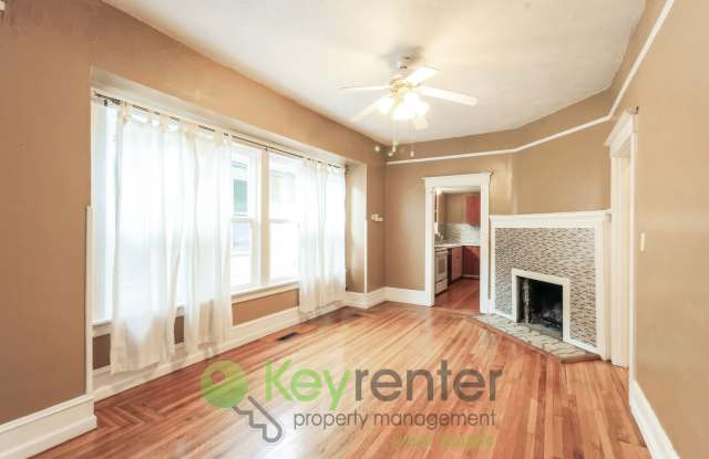 Spacious and Stylish 3 Bedroom in Prime Location - 1818 North 50th Street, Seattle, WA 98103