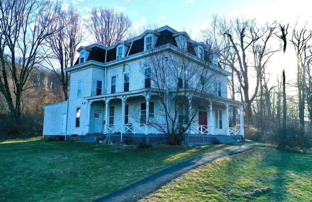 92 Miry Brook Road - 92 Miry Brook Road, Danbury, CT 06810