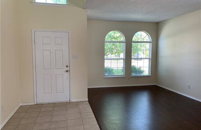 12640 Oakwood Circle Gallery 4