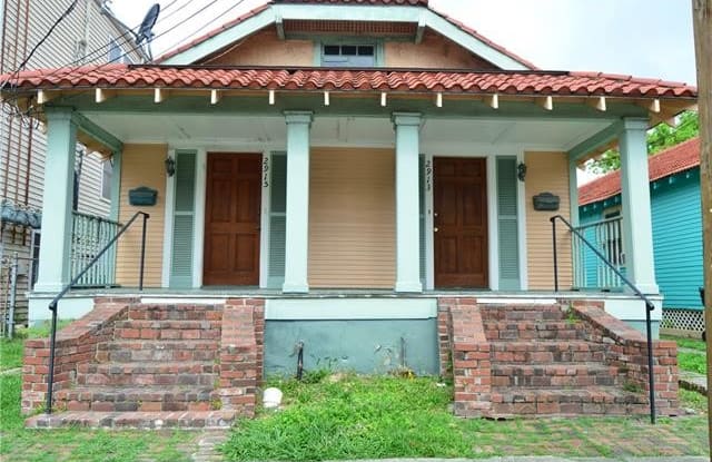 2915 CARONDELET ST Street - 2915 Carondelet Street, New Orleans, LA 70115