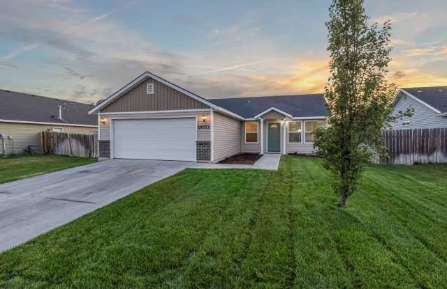3 Bedroom, 2 Bath, 2-Car Garage with Room to Park Your Toys! photos photos